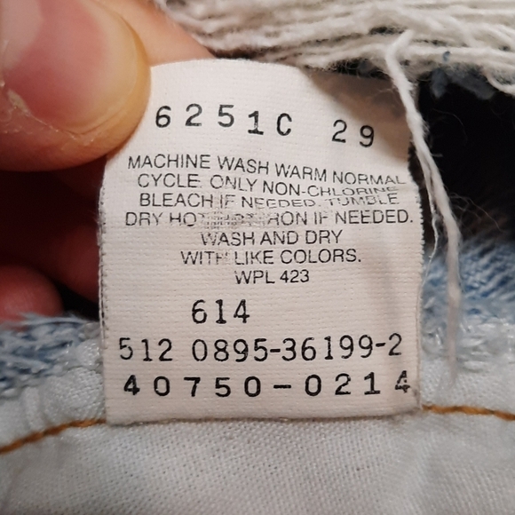 LEVI'S 550 (W 29, L 30) Relaxed Fit Student Highly Distressed Jean Shorts Blue - Picture 9 of 9